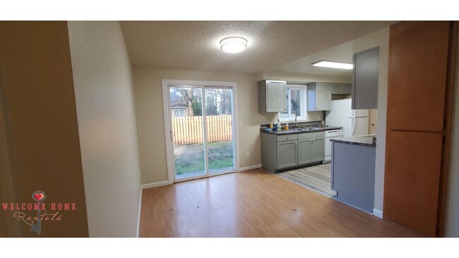 Photo - 10047 Grove Rd SE
