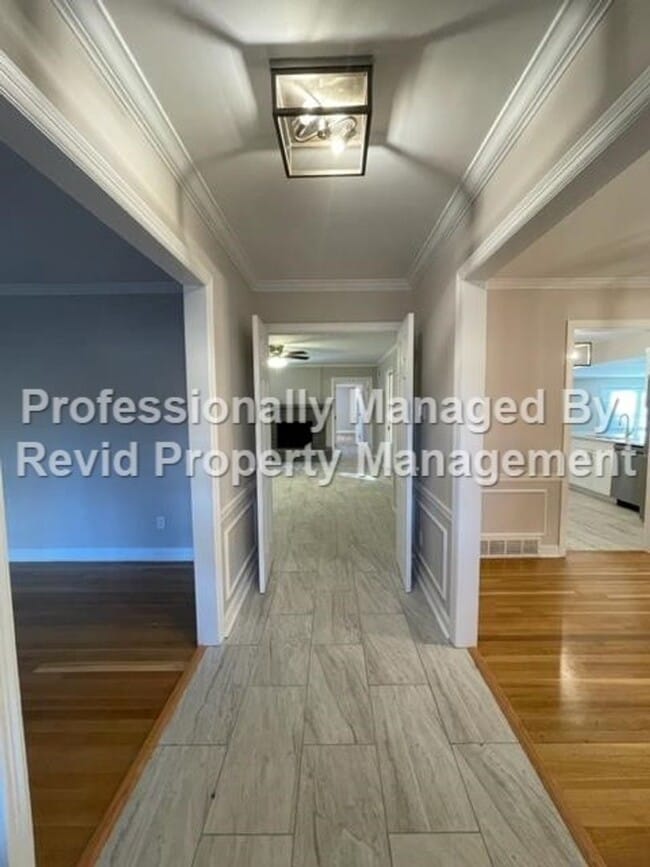 Photo - Elegant 4-Bedroom Home in the Heart of East Memphis!!