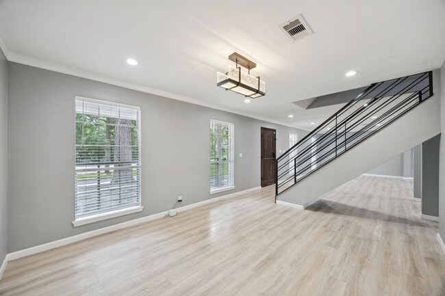 Photo - 553 Cane River Ln