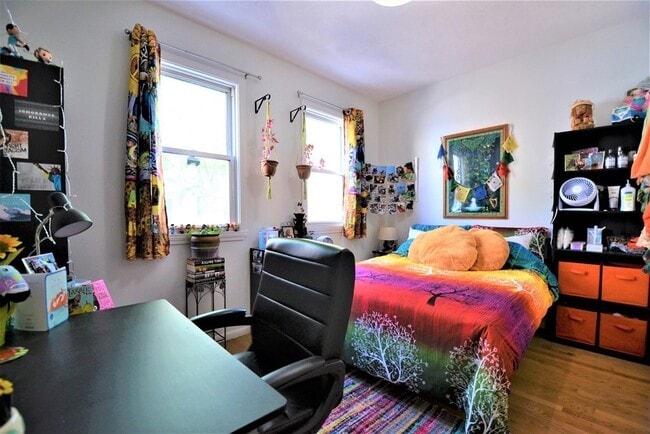 Photo - 179 Putnam St