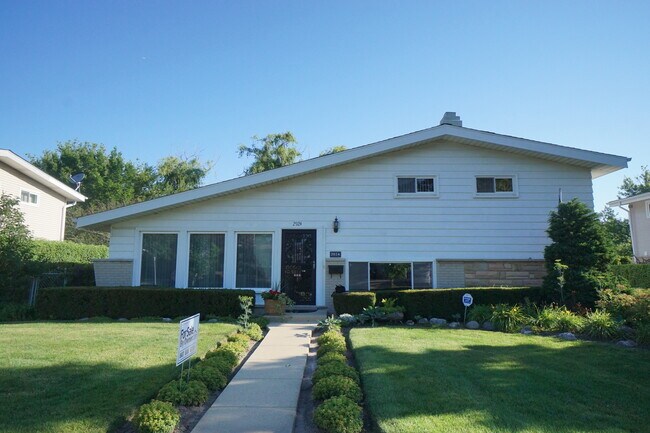 Building Photo - 2924 Virginia Ln Rental