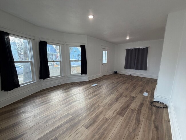 Photo - Spacious 4 Bedroom home