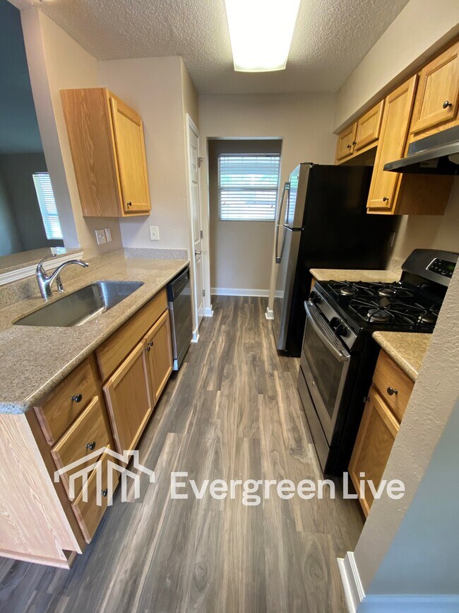 Photo - 76 Skystone Ct