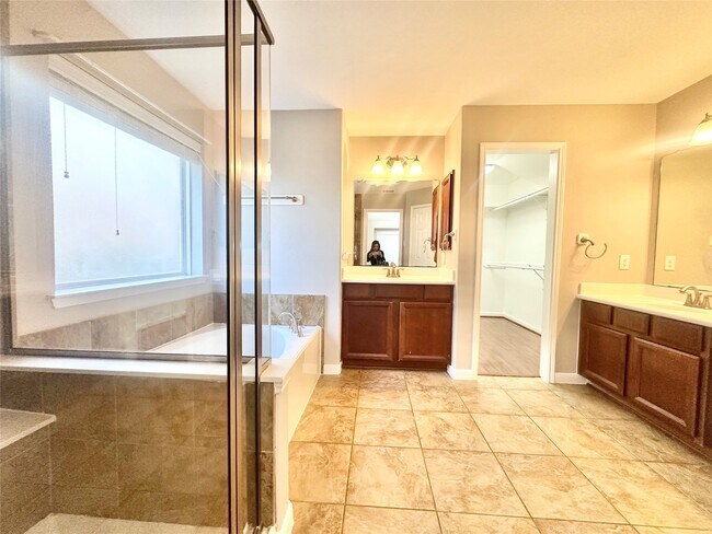 Building Photo - 6415 Virginia Fields Dr