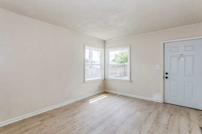 Photo - 1802 N Market St Unit 2