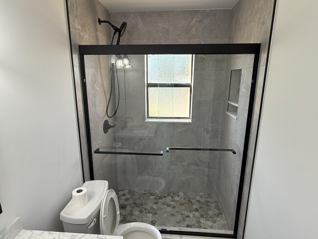 Photo - 440 Glenwood Dr