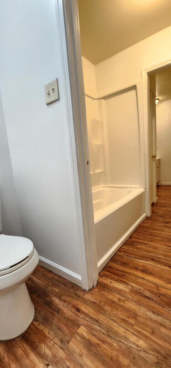 Photo - Spacious Renovated Townhome Near Highways & Lambert Airport