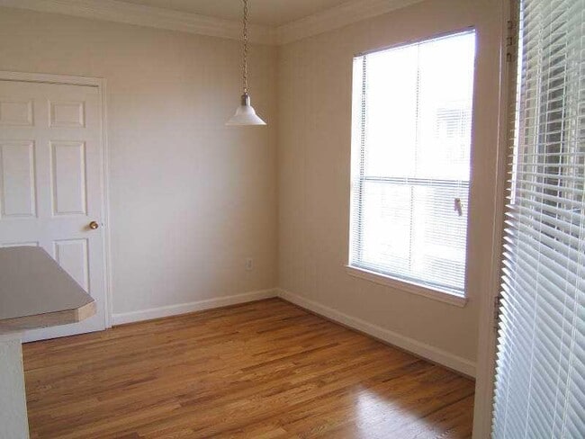 Photo - 3777 Peachtree Rd NE Unit 1035