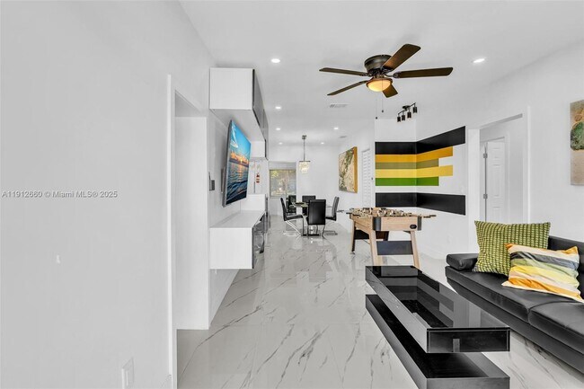 Photo - 797 NW 35th St