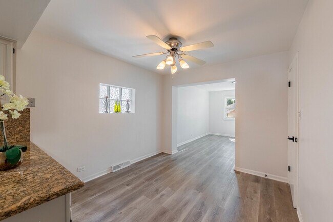 Photo - 5222 S Normandy Ave