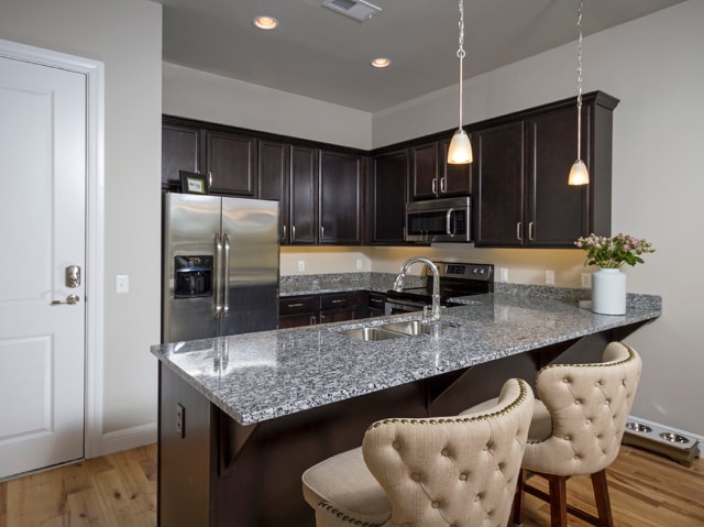 Kitchen Island & Bar Seating - Chesterfield Lofts