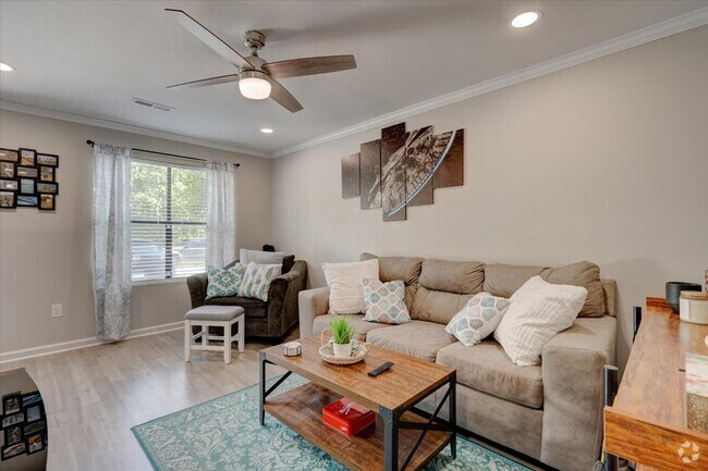 Building Photo - 6279 Lucille Dr Rental