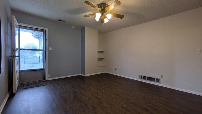 Photo - 730 W Park St