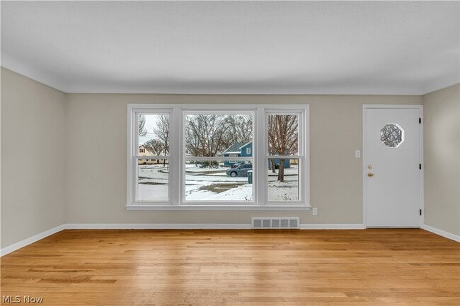 Photo - 23760 Puritan Ave