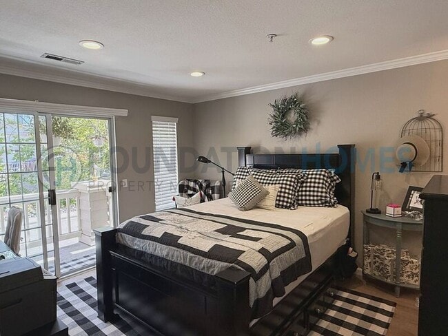 Photo - 38 Bridle Path Ln