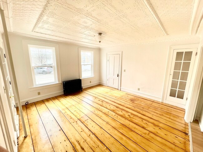 Building Photo - 50 High St Unit 2 Rental