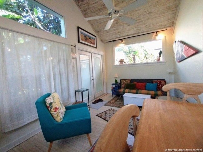 Photo - 429 N J St