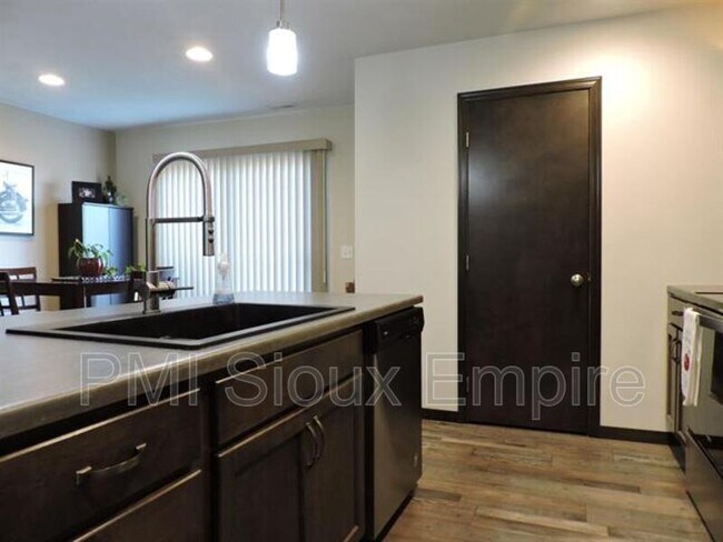 Photo - 9600 W Broek Dr