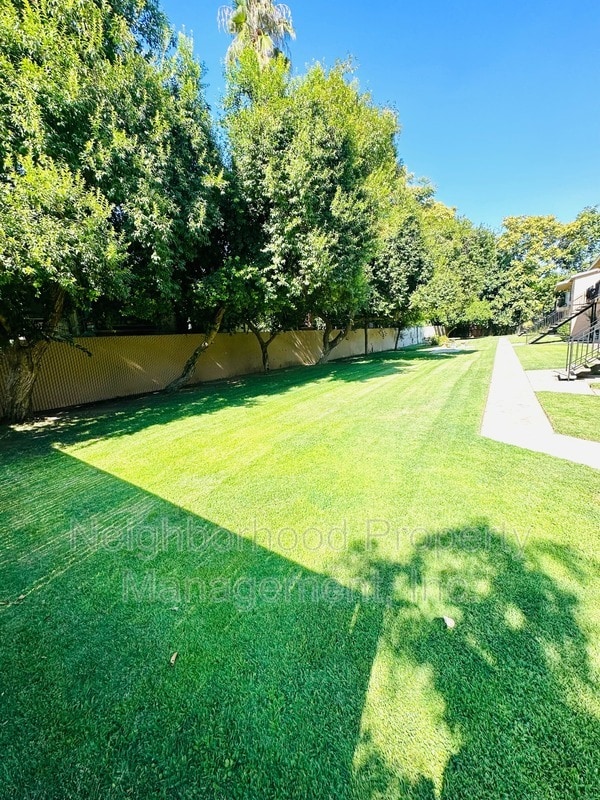 Photo - 1431 E Saginaw Way