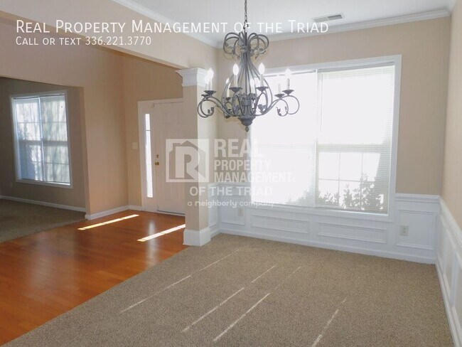 Photo - 1300 Pondhaven Dr