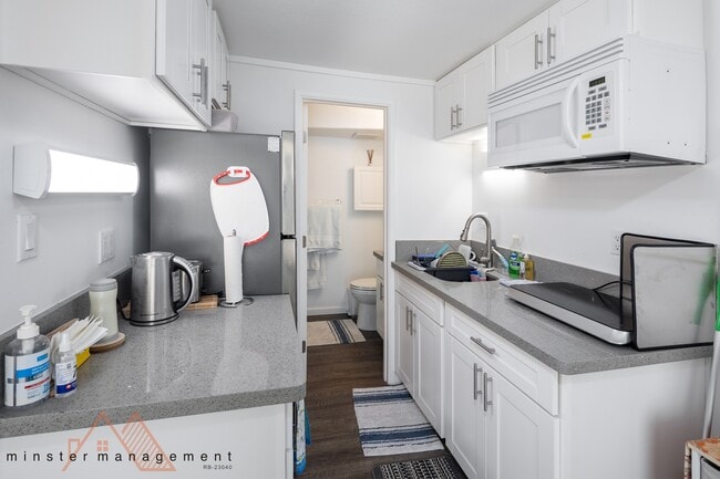 Photo - 440 Lewers St