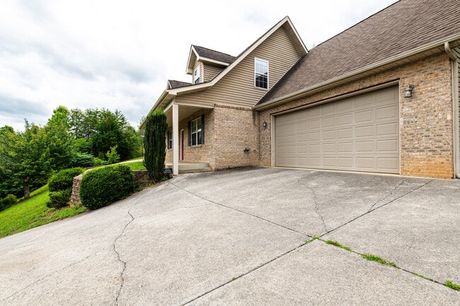 Photo - 7211 Remagen Ln
