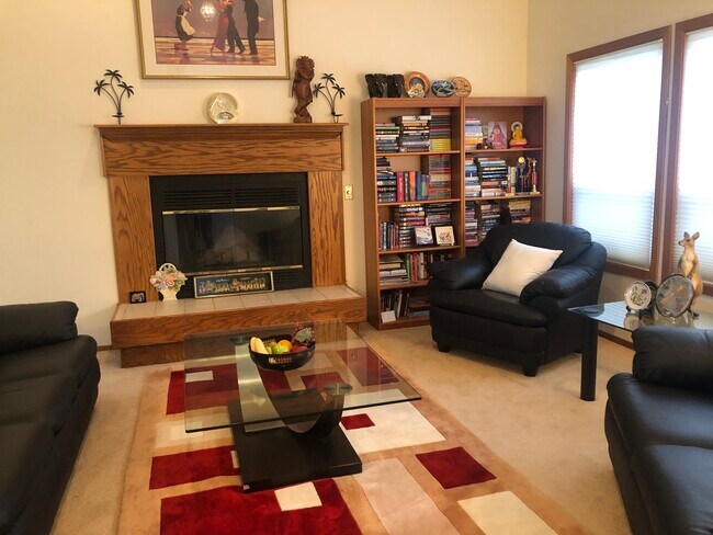 Photo - 715 SW Staley Dr