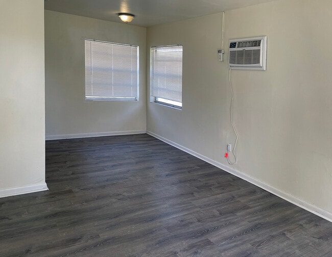 Photo - 810 Palm Bluff St Unidad 810 1/2 Palm Bluff