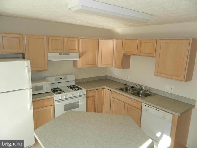 Photo - 609 Kensington Dr