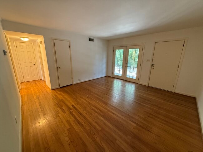 Photo - 425 S Church St