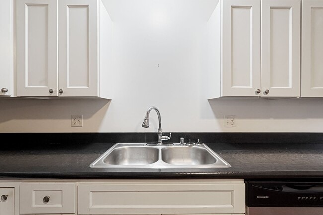 Photo - McKeon Park Apartments Unit 9