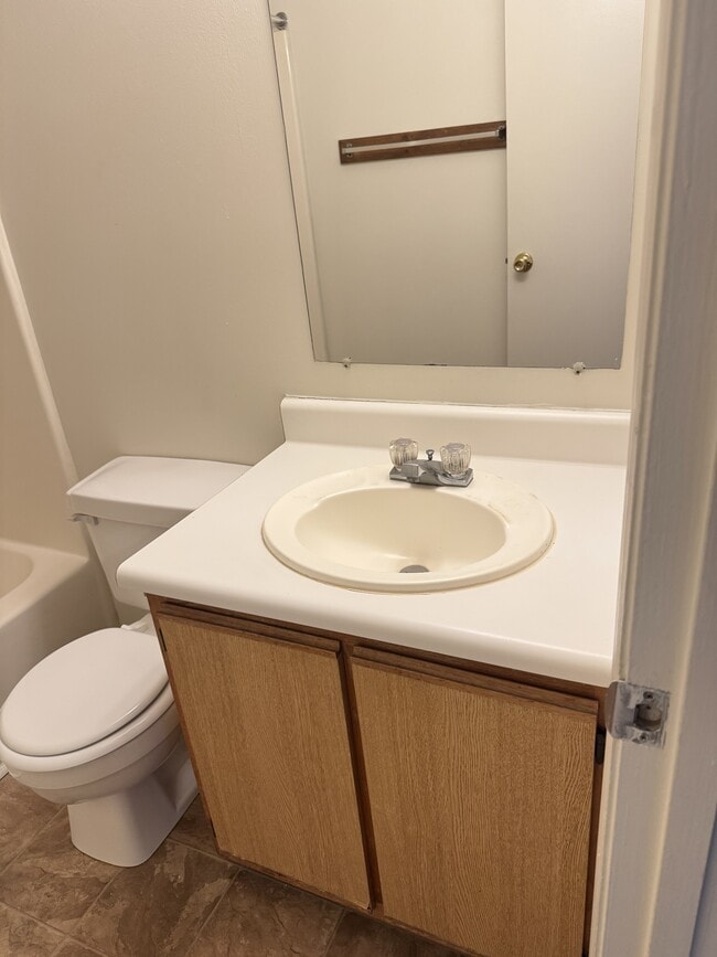 Building Photo - 712 Patton Cir Unit 33