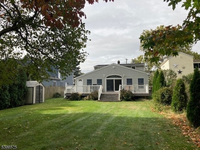 Building Photo - 598 Saddle River Rd Unit 1