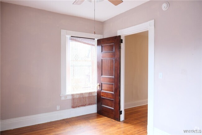 Building Photo - 88 W Utica St Rental