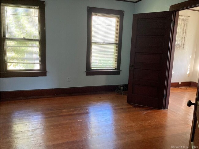 32 Latham St Apartment - Groton, CT | ForRent.com