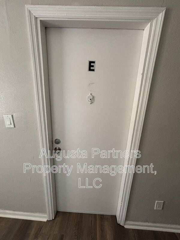 Photo - 112 3rd St Unit E