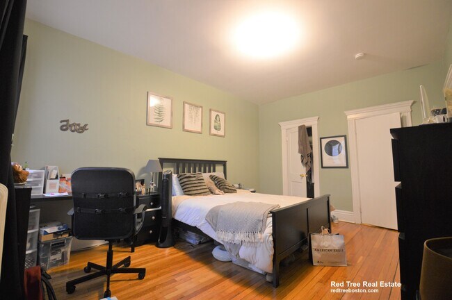 1721 Commonwealth Ave Unit 1