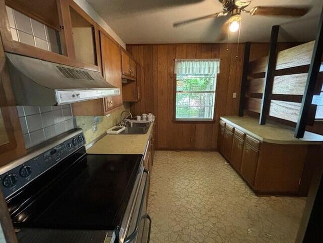 Photo - 104 Davis St