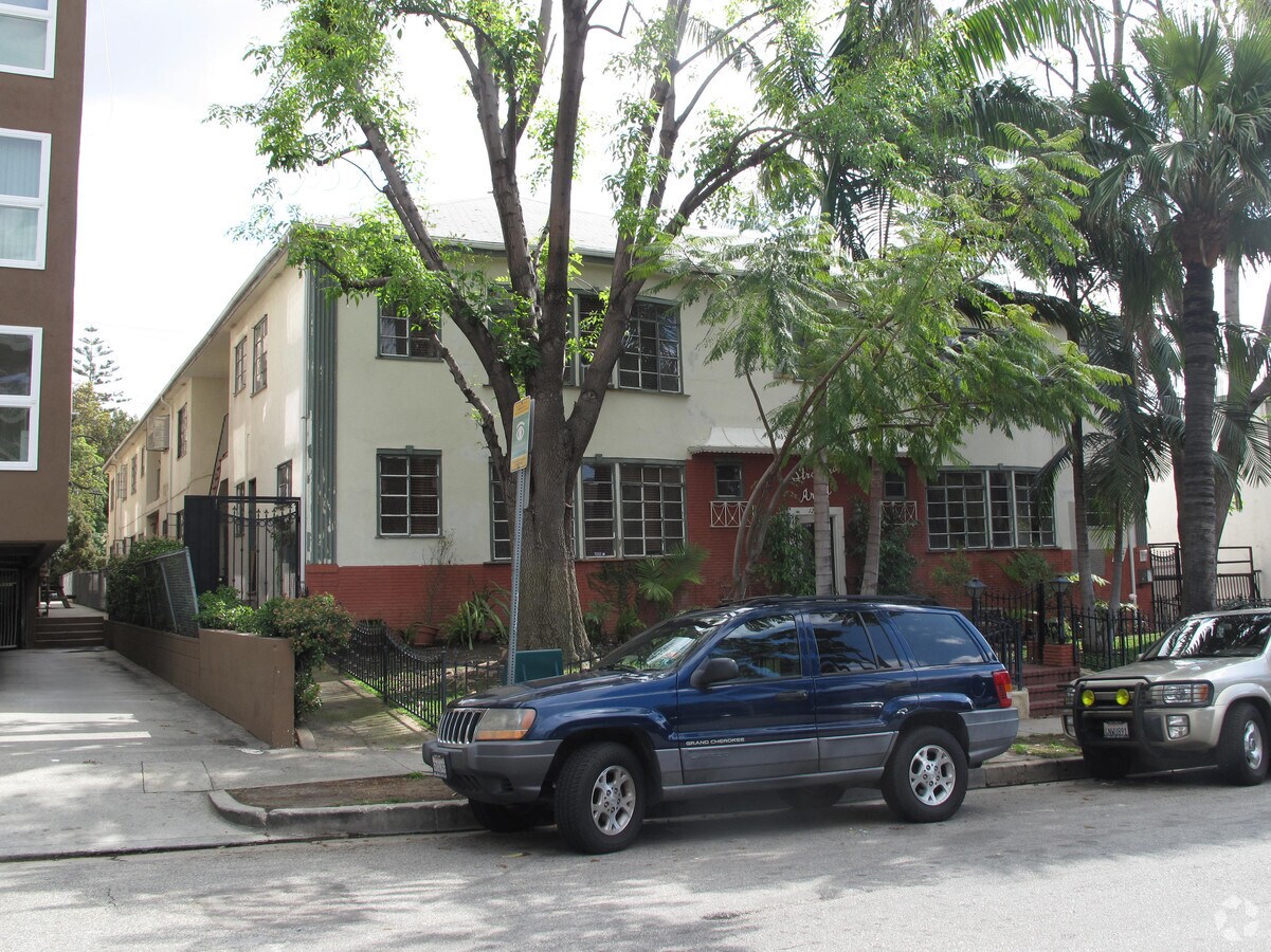 Stratford Arms Apartments - Stratford Arms Apartments