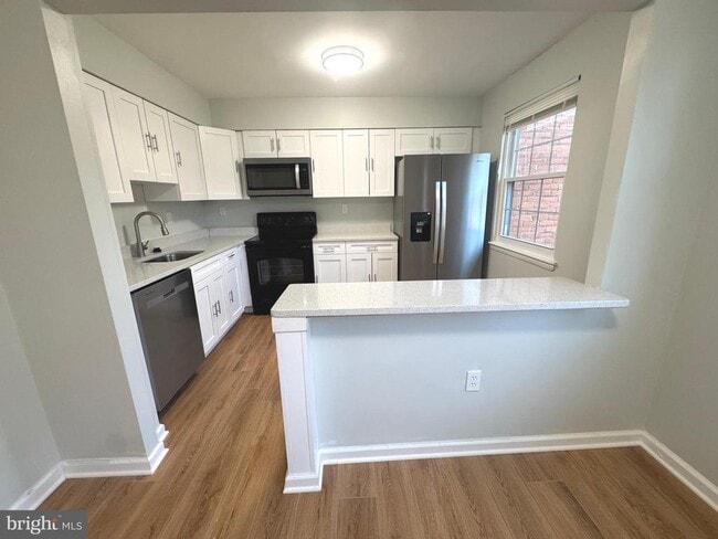 Photo - 4826 Grand Bend Dr