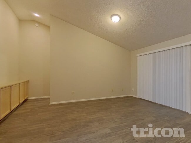 Photo - 1313 N Avoca