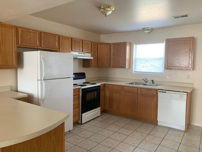 Photo - 19799 Sackett Ln Unit A