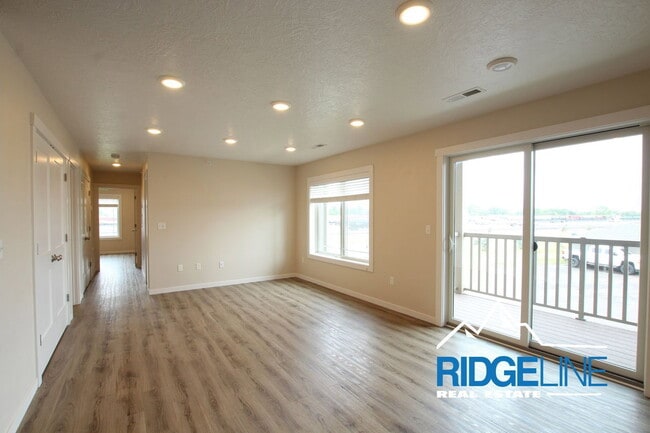 Photo - 1120 American Ave Unit 10