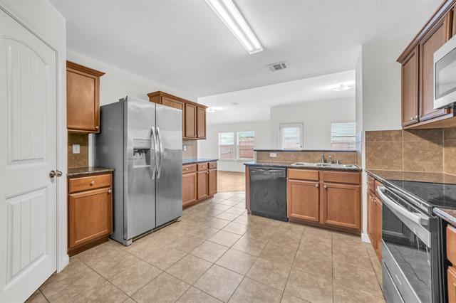 2004 Crosby Dr