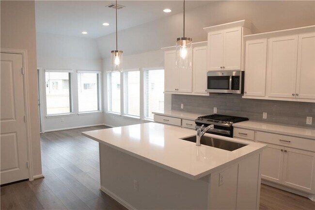 Photo - 916 Azul Lagoon Dr