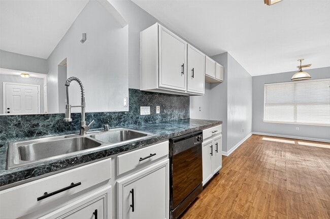 Building Photo - 4002 Teal Run Pl Ct