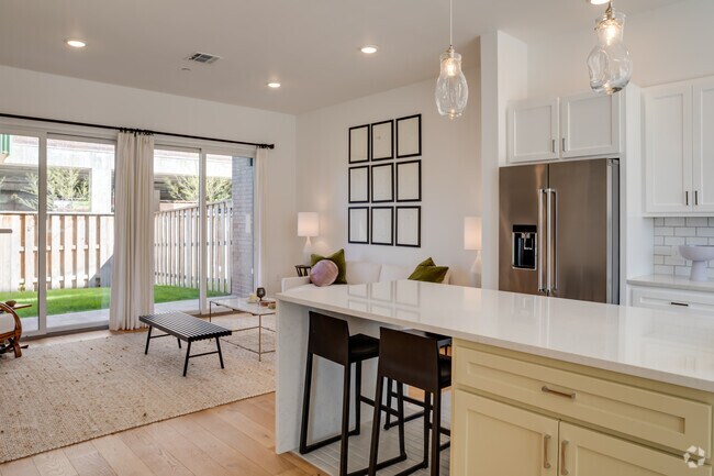 3BR, 2.5BA - 2056SF