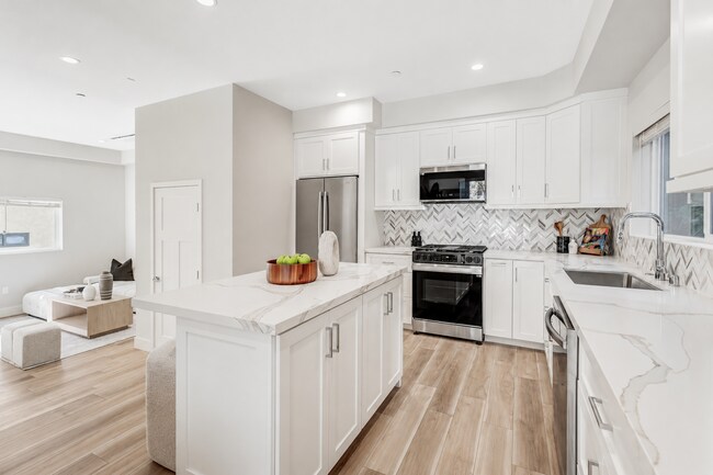 Photo - 1819 Westholme Ave
