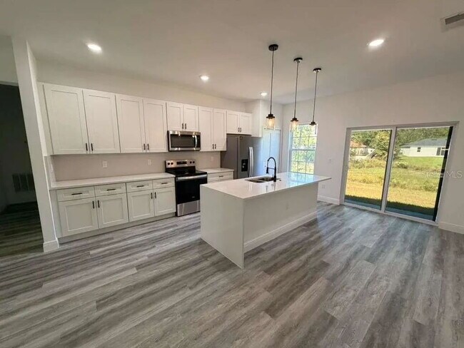 Photo - Charming 4-Bedroom Ocala Retreat with Spac...
