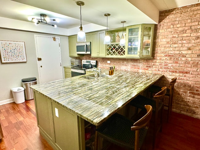 Photo - 651 W Sheridan Rd Unidad 3C